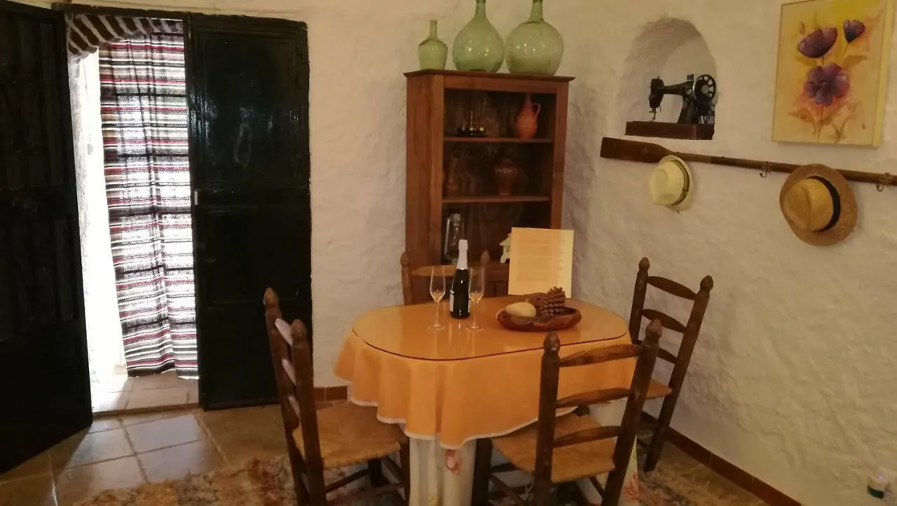 Camping Hotel Casa cueva El Algarrobo Guadix